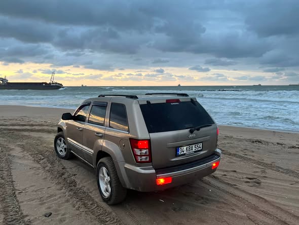 Satılık Jeep Cherokee — Jeep Grand Cherokee 2006 502.000 km Bakımlı Arazi Aracı