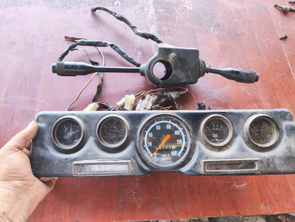 Jeep Wrangler CJ sinyal kolu ve gösterge paneli