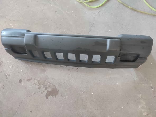 Jeep Grand Cherokee ZJ 5.2 Ön Tampon ve Muhtelif Yedek Parçalar