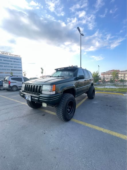 Satılık Jeep Cherokee — Jeep Grand Cherokee ZJ 1997 5.2 V8 Off-Road Donanımlı