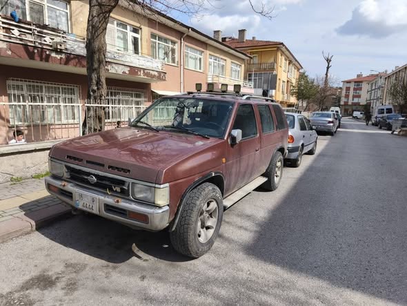 Satılık Arazi Aracı - Muayeneli ve Çeki Demirili 1