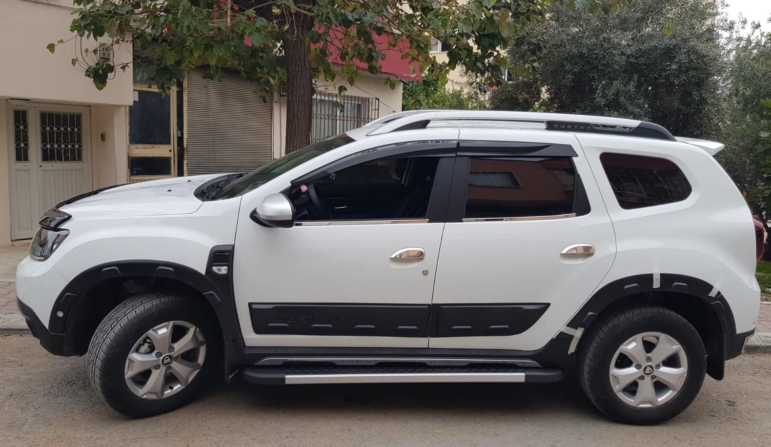 DACİA DUSTER 2013-2018 ÇAMURLUK DODİK KAPI KAPLAMA SETİ KABARTMA TİP