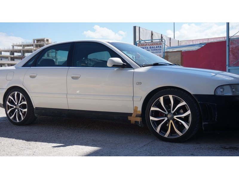 Audi A4 R32 Side Rocker Panel Set