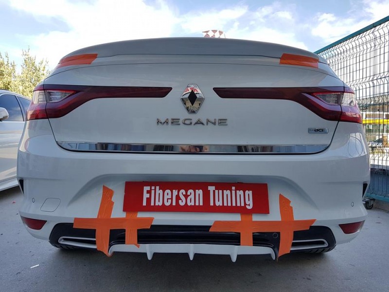 RENAULT MEGANE 4 DİFİZÖR ( BOYASIZDIR )