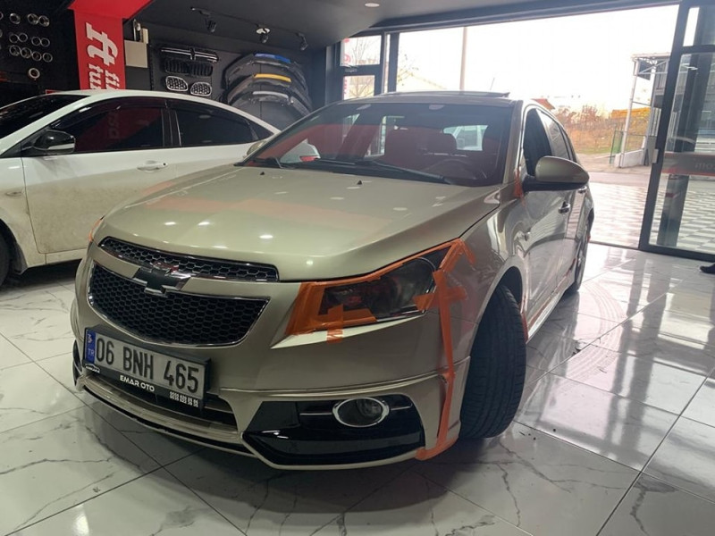 chevrolet cruze ön tampon eki ( makyalı )----- fibersan tuning