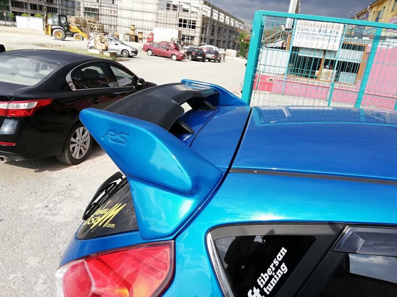 FORD FİESTA MK7.5  RS SPOİLER
