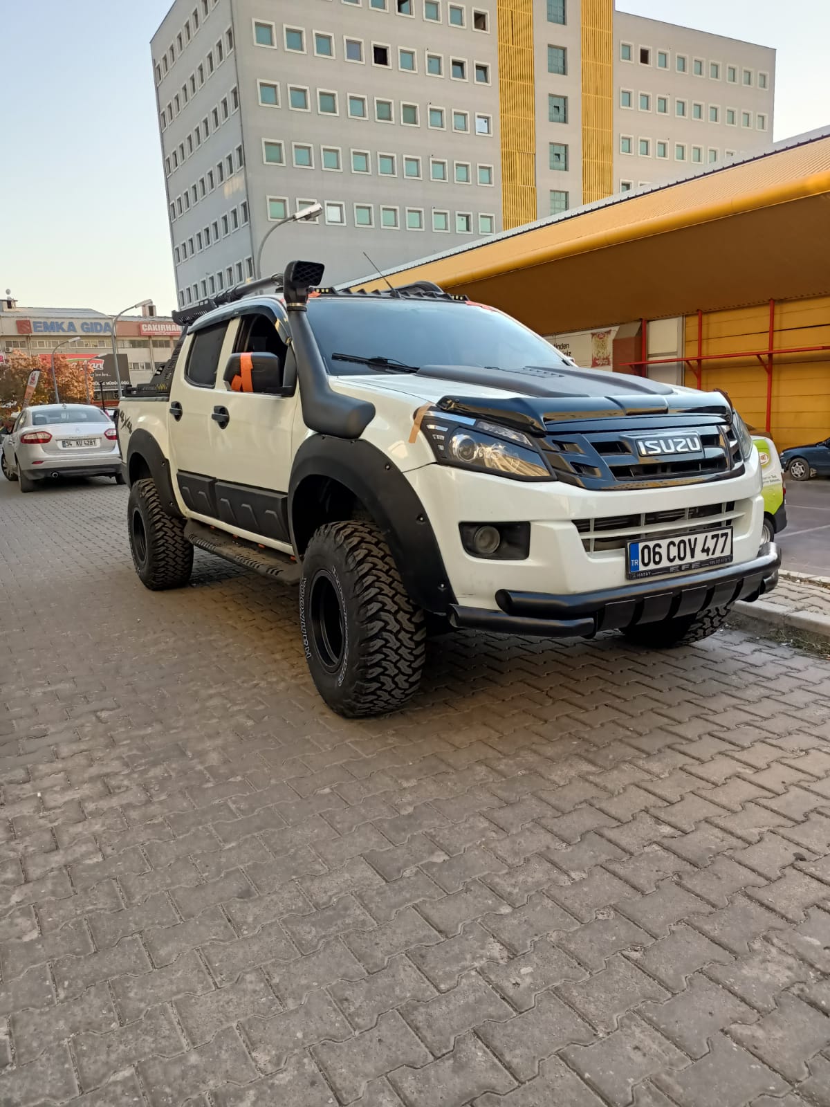 DMAX ÖN KORUMA SHARK