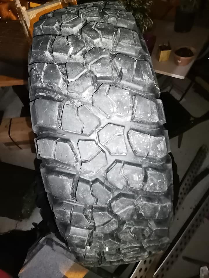 bf goodrich çavuş desenli 30  9.5 15 ebatlarında lastikler