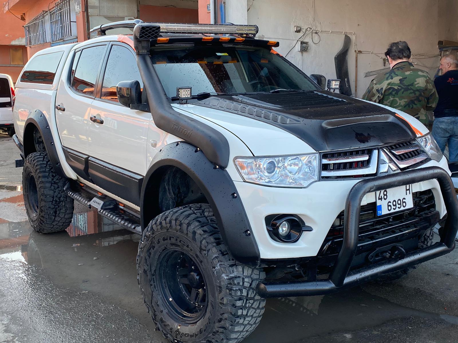 Mitsubishi L200 Yarım Arka Bagaj Kaplama