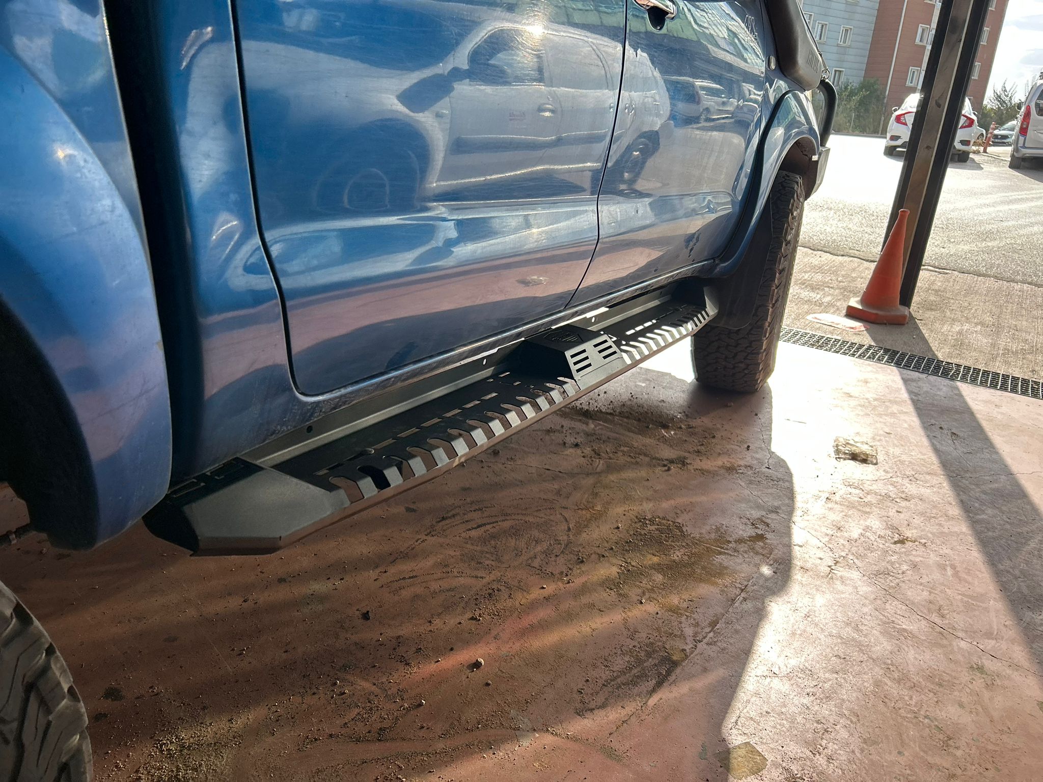 L200 Lazer Kesim Çelik Yan Basamak