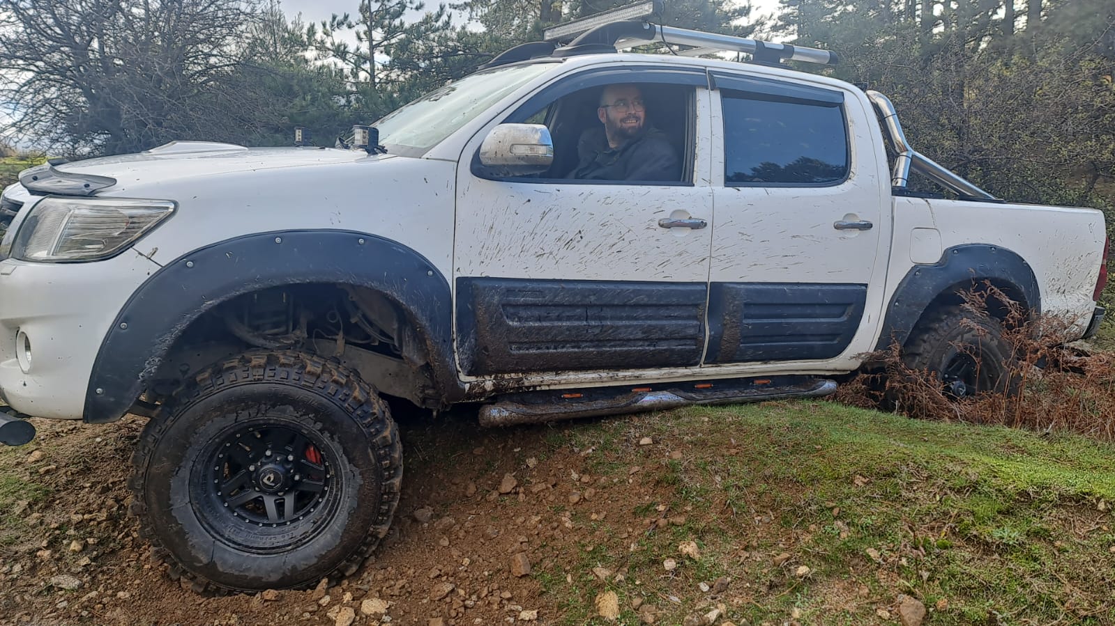 Hilux Vigo dodik takımı ince pütürlü mat siyah boyalı