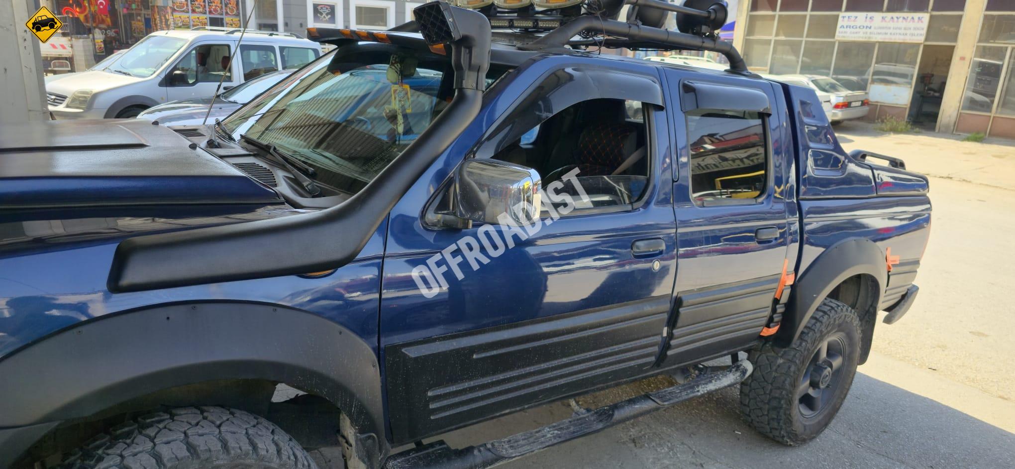 Nissan Navara Skystar Moonvisör