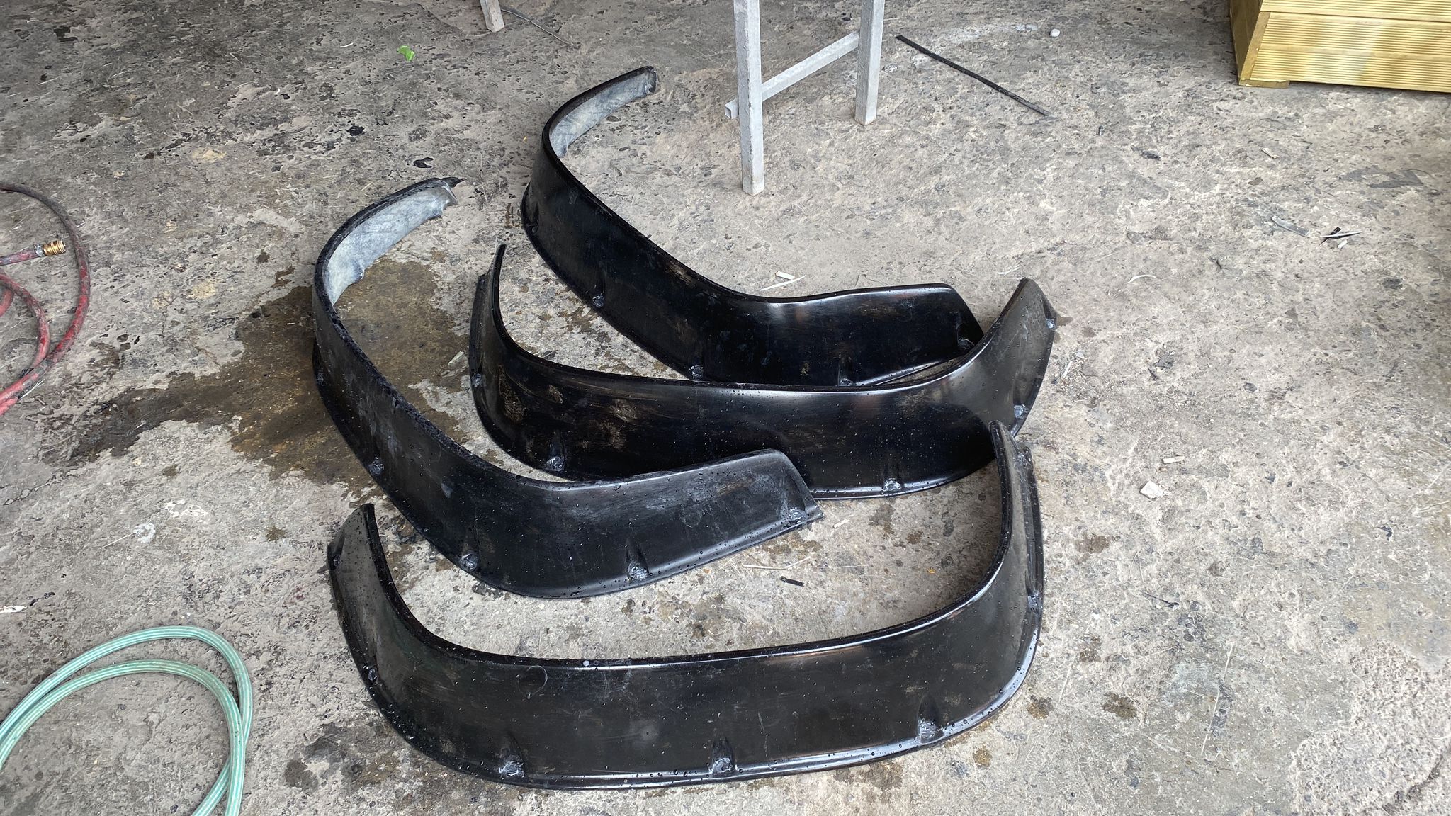 Land Rover Defender Spectre Model Dodik