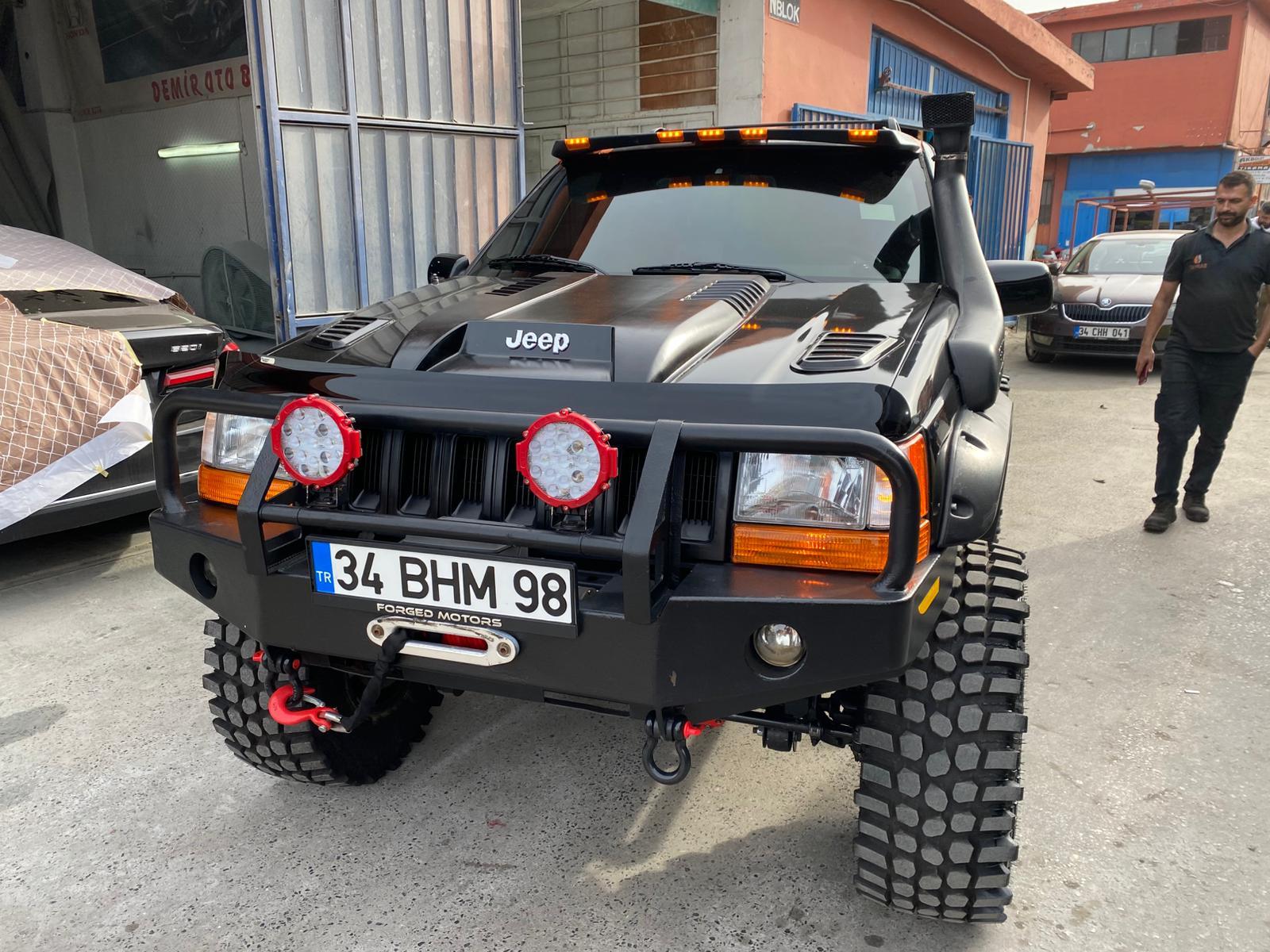 Jeep Grand Cherokee ZJ Kaput Kabartması