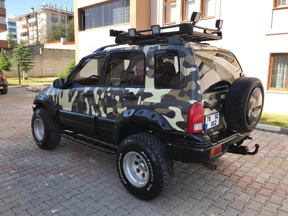  Suzuki  Grand  Vitara  2 5  V6  Off Road