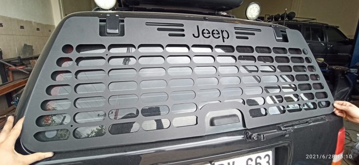 Grand Cherokee ZJ Arka Cam Koruma Izgarası