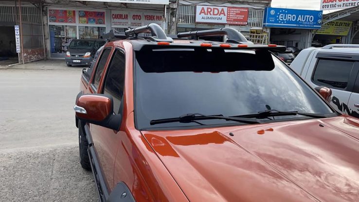 Isuzu DMAX Moonvisor